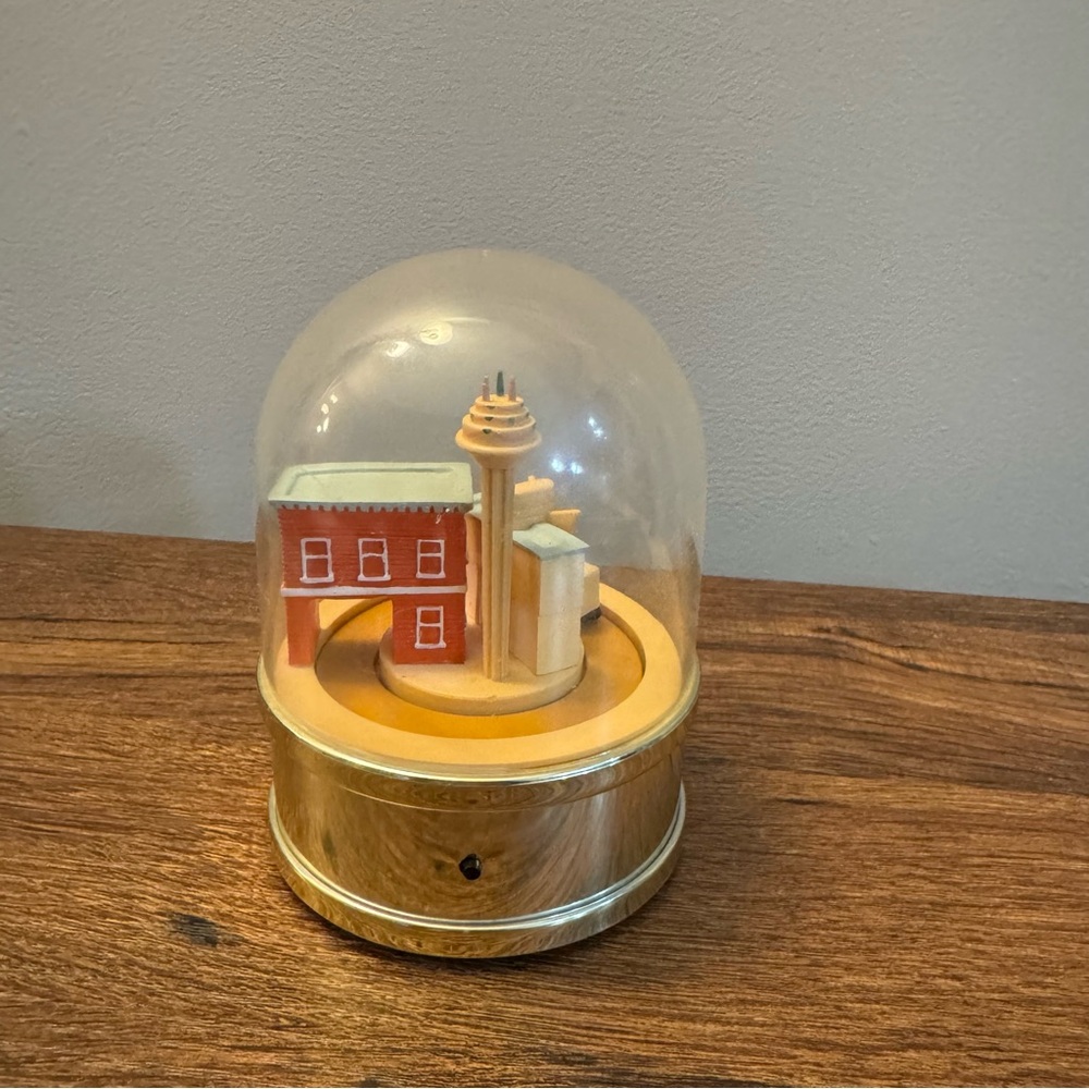Publix 2000 Music Globe - Picture 5 of 6